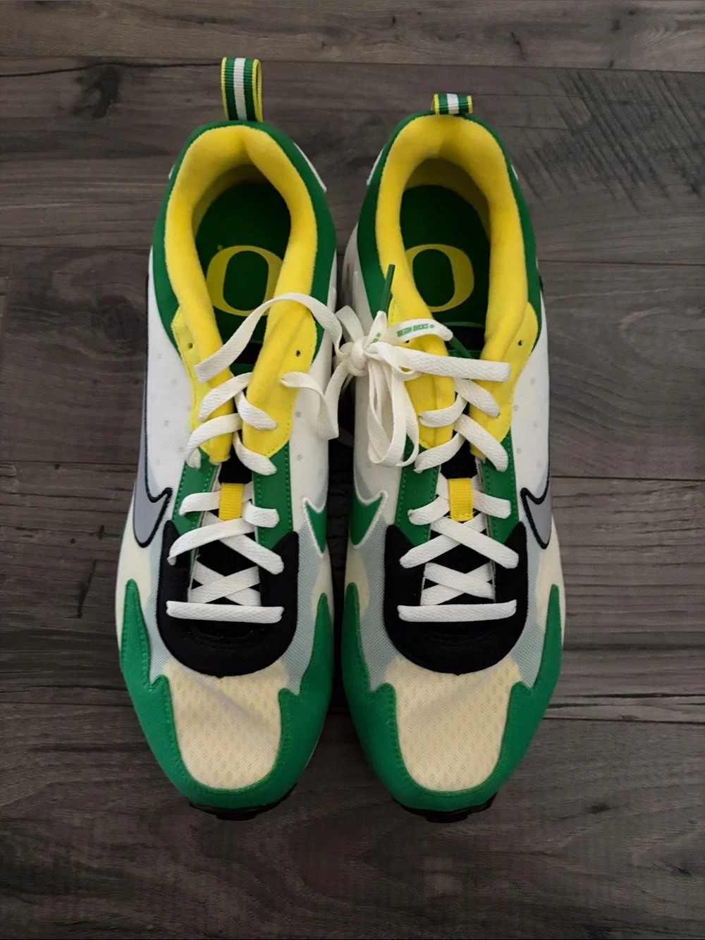 Nike Oregon Ducks Green, Yellow & White Athletic Sneakers